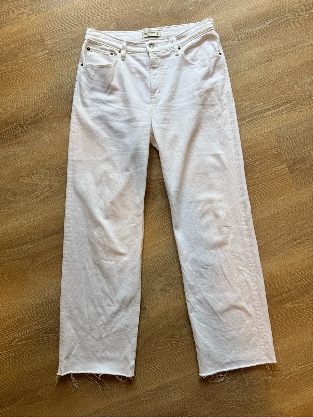 Abercrombie & Fitch ‘90s Relaxed Jean High Rise